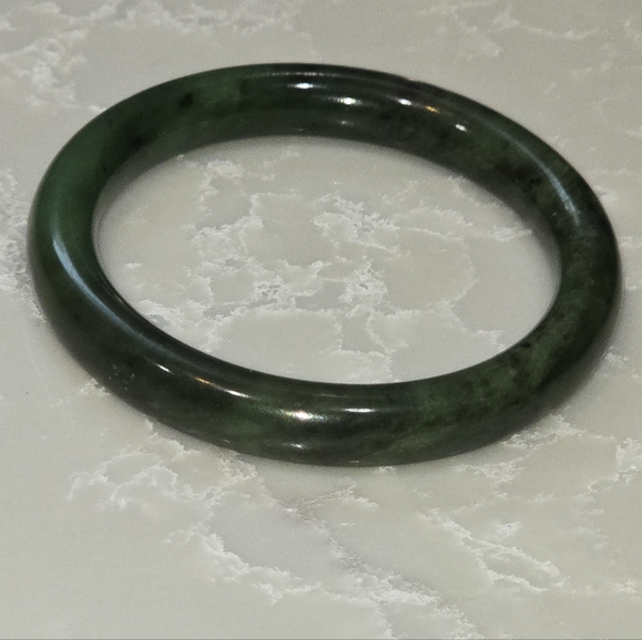 Jewelry - Jade Carved Stone Vintage Green Bracelet Bangle Jewelry Holiday Party 3" Dark